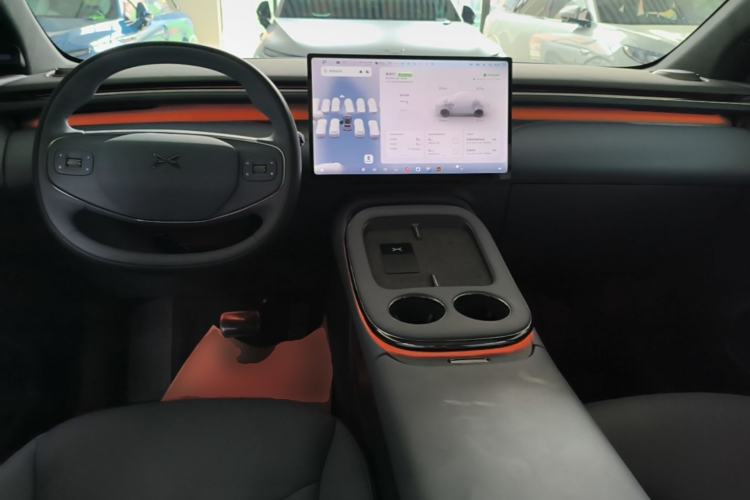 Used XPeng G7 2025 Model—702 Ultra Long Range Center Console