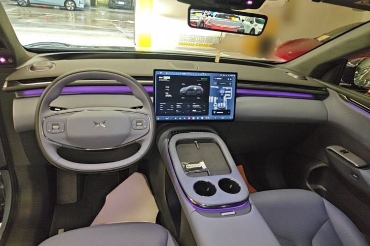 Used XPeng G7 2025 Model—702 Ultra Long Range Center Console