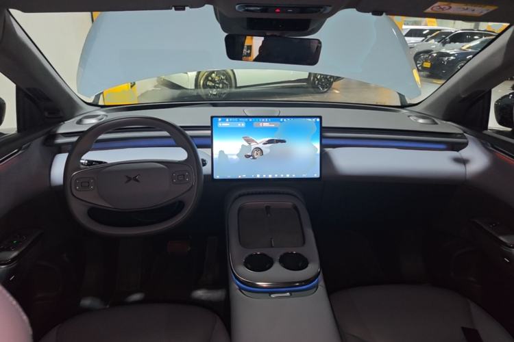 Used XPeng G7 2025 Model—702 Ultra Long Range Center Console
