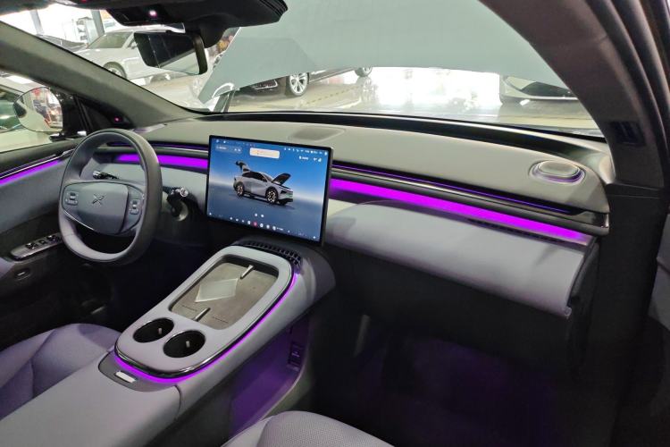 Used XPeng G7 2025 Model—702 Ultra Long Range Center Console