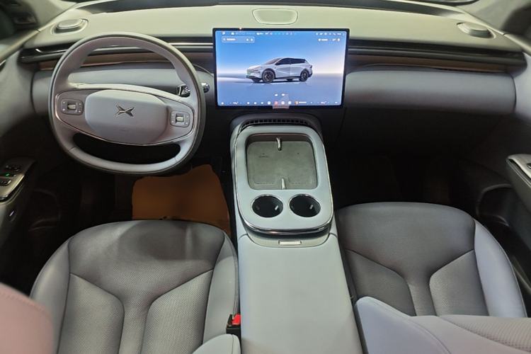 Used XPeng G7 2025 Model—702 Ultra Long Range Center Console