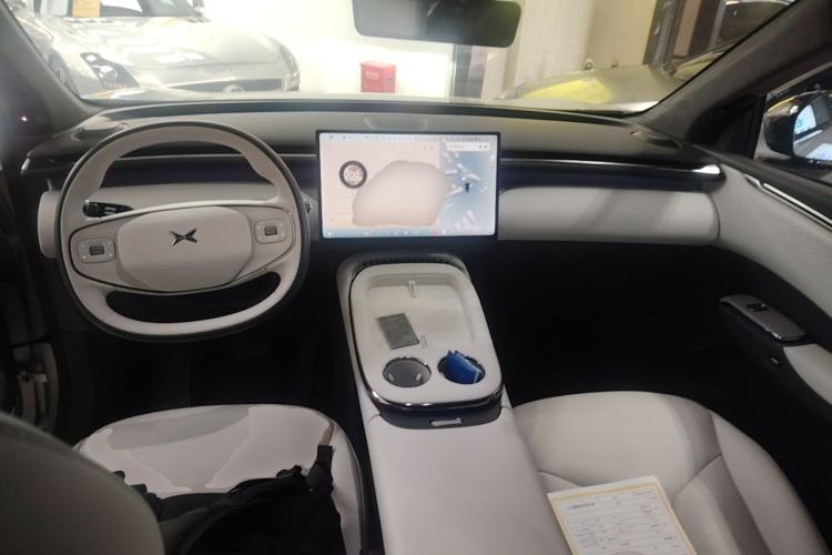 Used XPeng G7 2025 Model—702 Ultra Long Range Center Console