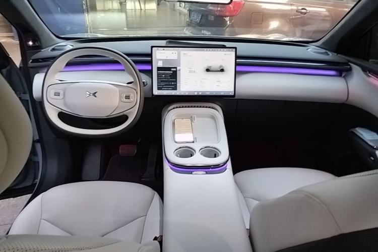 Used XPeng G7 2025 Model—702 Ultra Long Range Center Console