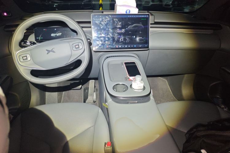 Used XPeng G7 2025 Model—602 Long Range Max Center Console