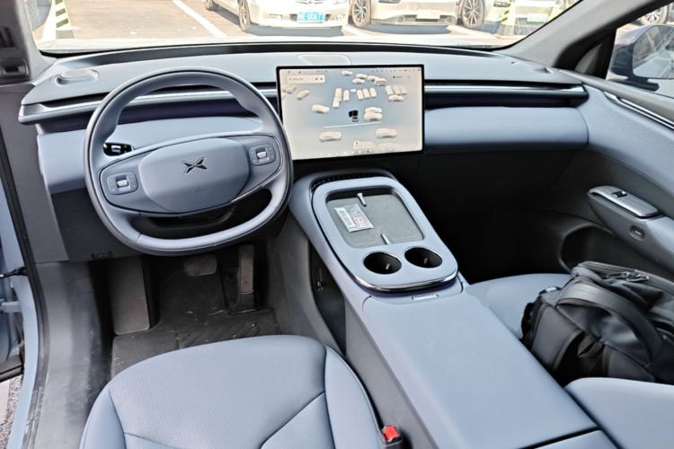 Used XPeng G7 2025 Model—702 Ultra Long Range Center Console
