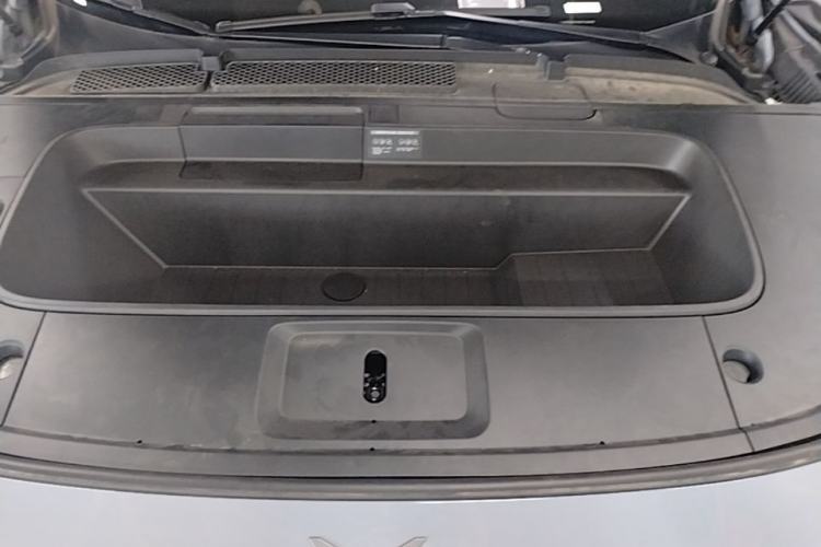 Used XPeng G7 2025 Model—702 Ultra Long Range Engine Bay