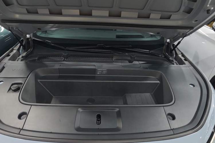 Used XPeng G7 2025 Model—702 Ultra Long Range Engine Bay