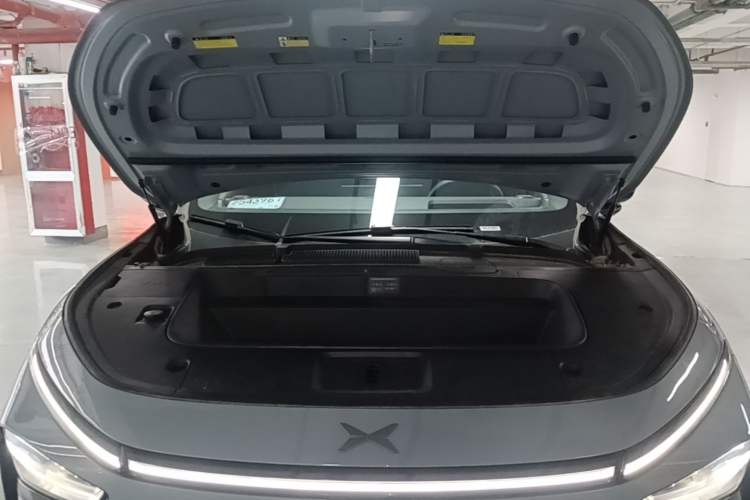Used XPeng G7 2025 Model—702 Ultra Long Range Engine Bay
