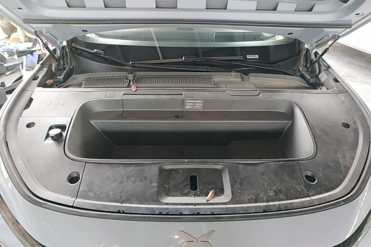 Used XPeng G7 2025 Model—702 Ultra Long Range Engine Bay