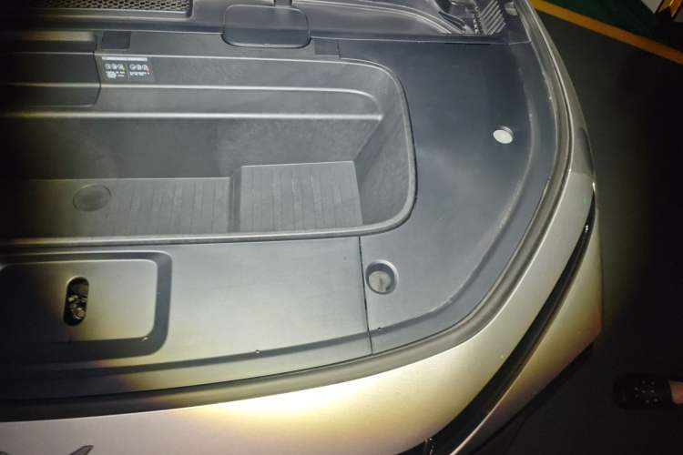 Used XPeng G7 2025 Model—602 Long Range Max Engine Bay Left