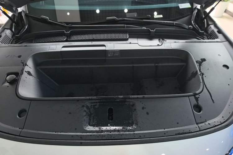 Used XPeng G7 2025 702 Max Engine Bay
