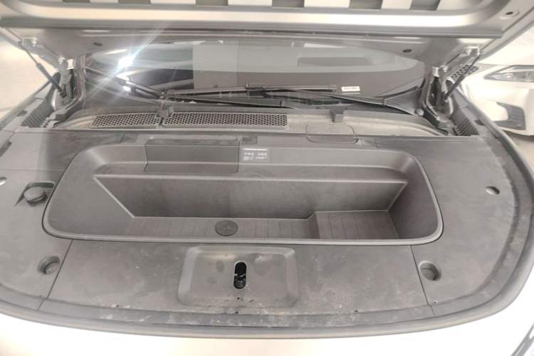 Used XPeng G7 2025 Model—702 Ultra Long Range Engine Bay