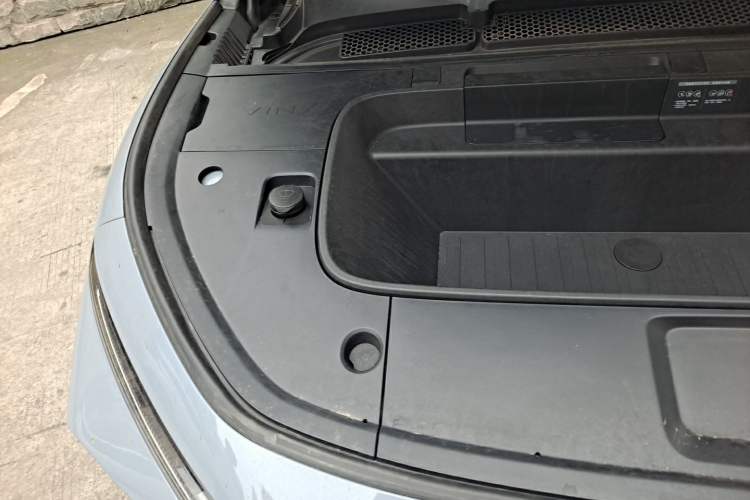 Used XPeng G7 2025 Model—702 Ultra Long Range Engine Bay Right