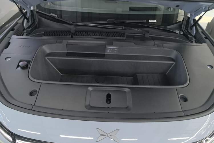 Used XPeng G7 2025 Model—702 Ultra Long Range Engine Bay