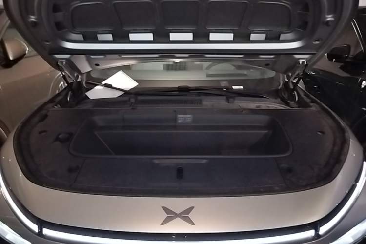 Used XPeng G7 2025 Model—702 Ultra Long Range Engine Bay