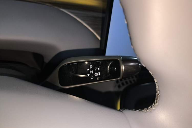 Used XPeng G7 2025 Model—702 Ultra Long Range Gear Lever