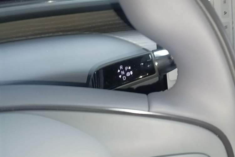Used XPeng G7 2025 Model—702 Ultra Long Range Gear Lever