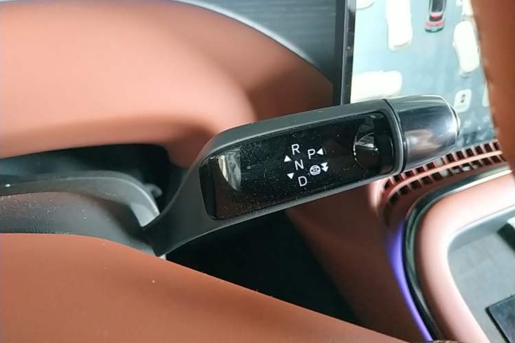 Used XPeng G7 2025 Model—702 Ultra Long Range Gear Lever
