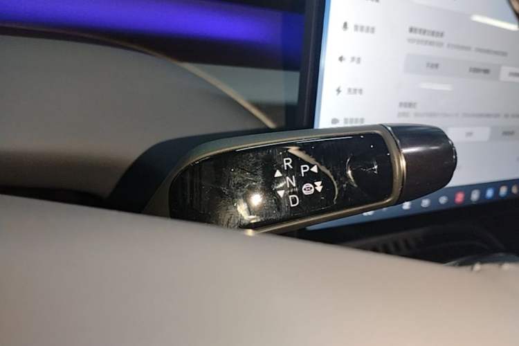 Used XPeng G7 2025 Model—702 Ultra Long Range Gear Lever