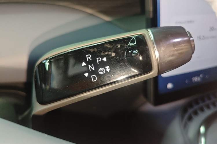 Used XPeng G7 2025 Model—702 Ultra Long Range Gear Lever