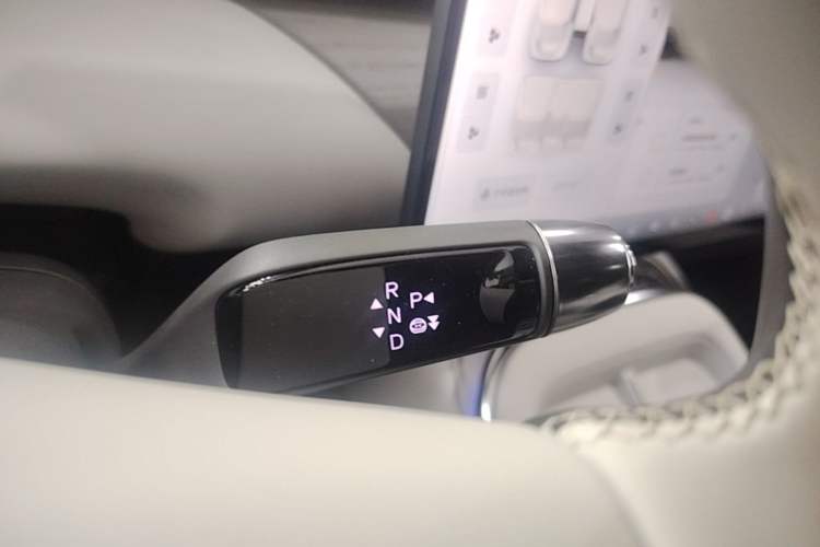 Used XPeng G7 2025 Model—702 Ultra Long Range Gear Lever