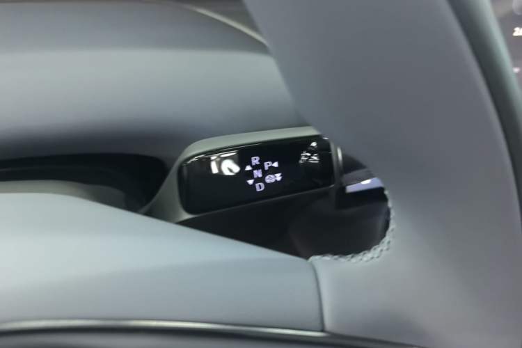 Used XPeng G7 2025 Model—702 Ultra Long Range Gear Lever