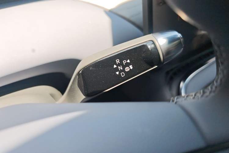 Used XPeng G7 2025 Model—602 Long Range Max Gear Lever
