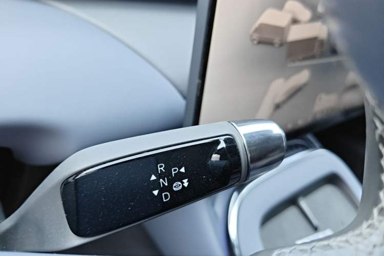 Used XPeng G7 2025 Model—702 Ultra Long Range Gear Lever