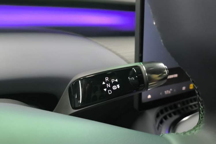Used XPeng G7 2025 Model—702 Ultra Long Range Gear Lever