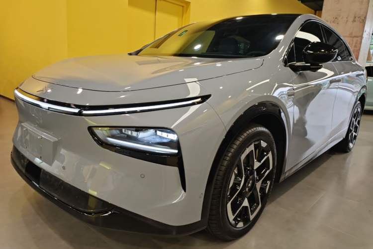 Used XPeng G7 2025 Model—702 Ultra Long Range Guazi used car, China used car export, Used car for sale, Used XPeng cars, Cheapest cars for sale, Electric vehicle, New energy car