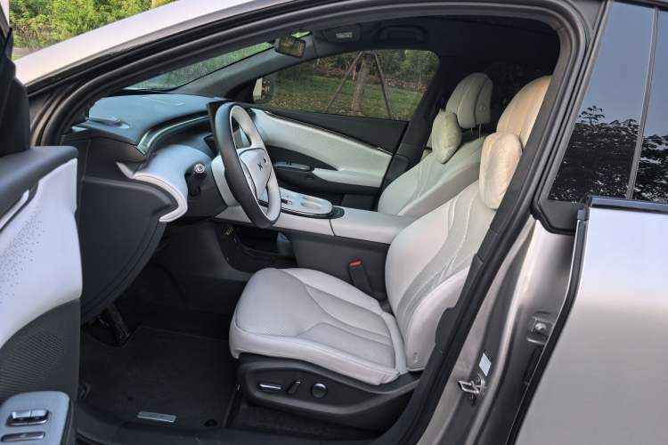 Used XPeng G7 2025 Model—602 Long Range Max Interior 2
