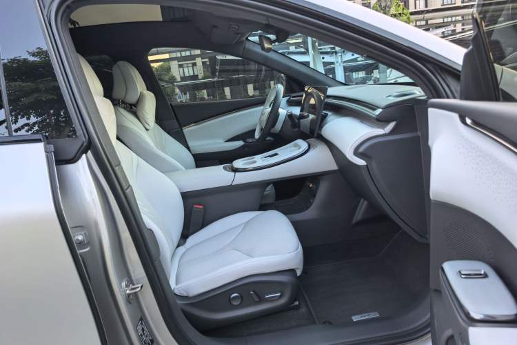Used XPeng G7 2025 Model—602 Long Range Max Interior 8