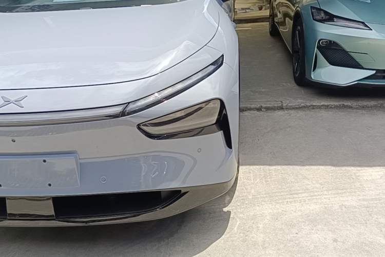 Used XPeng G7 2025 Model—702 Ultra Long Range Left Front Headlight
