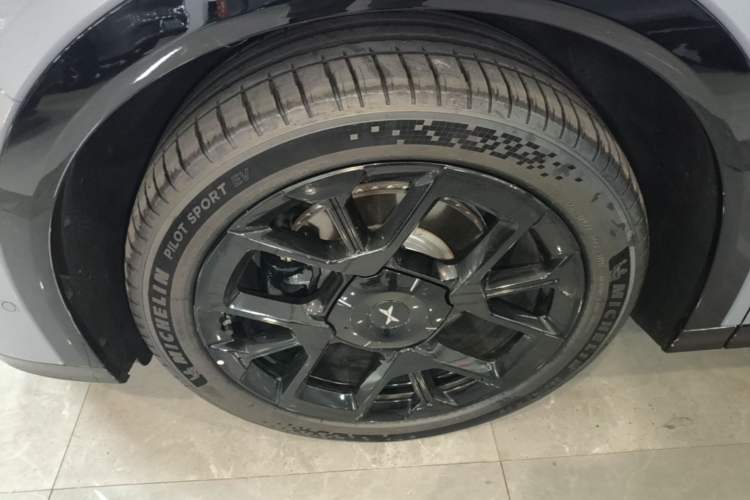 Used XPeng G7 2025 Model—702 Ultra Long Range Left Front Wheel Hub