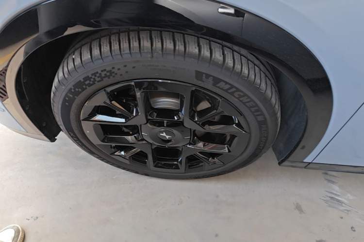 Used XPeng G7 2025 Model—702 Ultra Long Range Left Front Wheel Hub