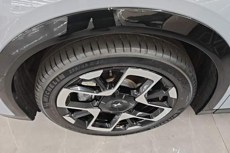 Used XPeng G7 2025 Model—702 Ultra Long Range Left Front Wheel Hub