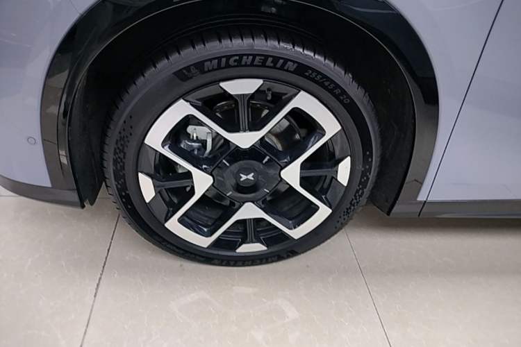 Used XPeng G7 2025 Model—702 Ultra Long Range Left Front Wheel Hub