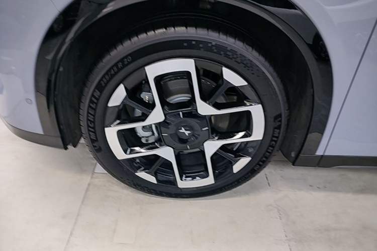 Used XPeng G7 2025 Model—702 Ultra Long Range Left Front Wheel Hub