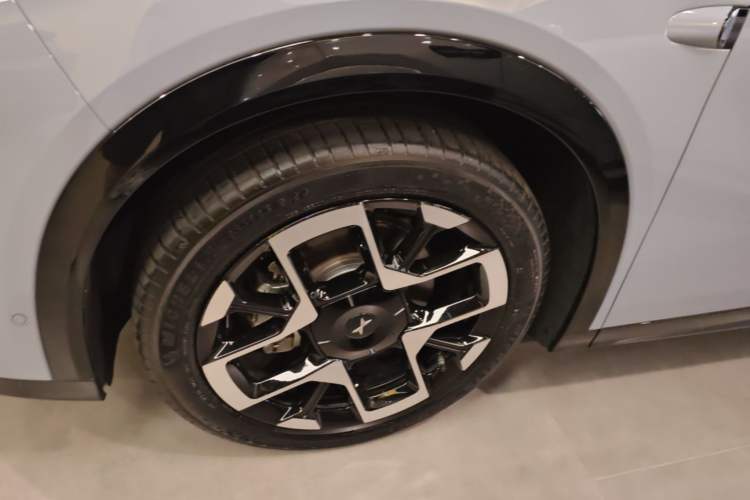 Used XPeng G7 2025 Model—702 Ultra Long Range Left Front Wheel Hub