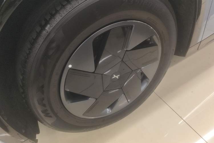 Used XPeng G7 2025 Model—602 Long Range Max Left Front Wheel Hub