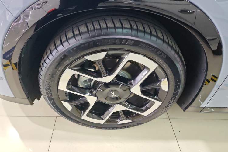 Used XPeng G7 2025 Model—702 Ultra Long Range Left Front Wheel Hub