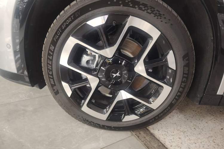 Used XPeng G7 2025 Model—702 Ultra Long Range Left Front Wheel Hub