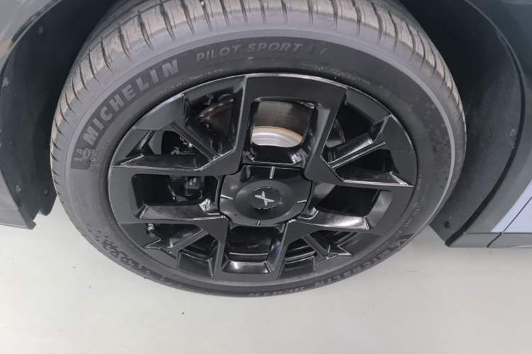 Used XPeng G7 2025 Model—702 Ultra Long Range Left Front Wheel Hub