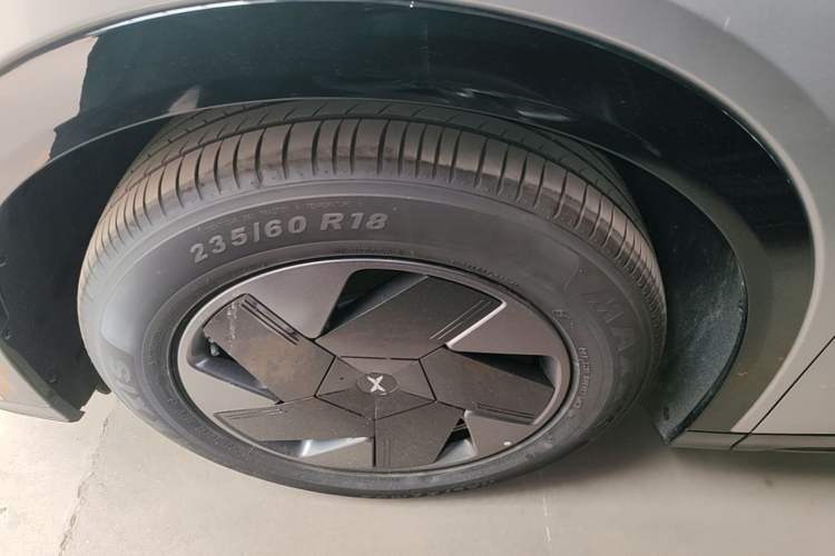 Used XPeng G7 2025 702 Max Left Front Wheel Hub