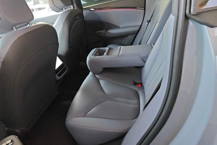 Used XPeng G7 2025 Model—702 Ultra Long Range Left Rear Seat
