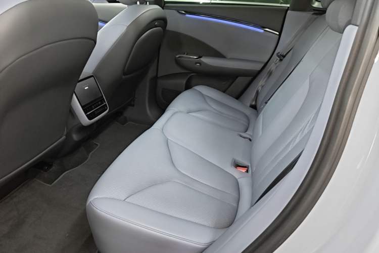 Used XPeng G7 2025 Model—702 Ultra Long Range Left Rear Seat