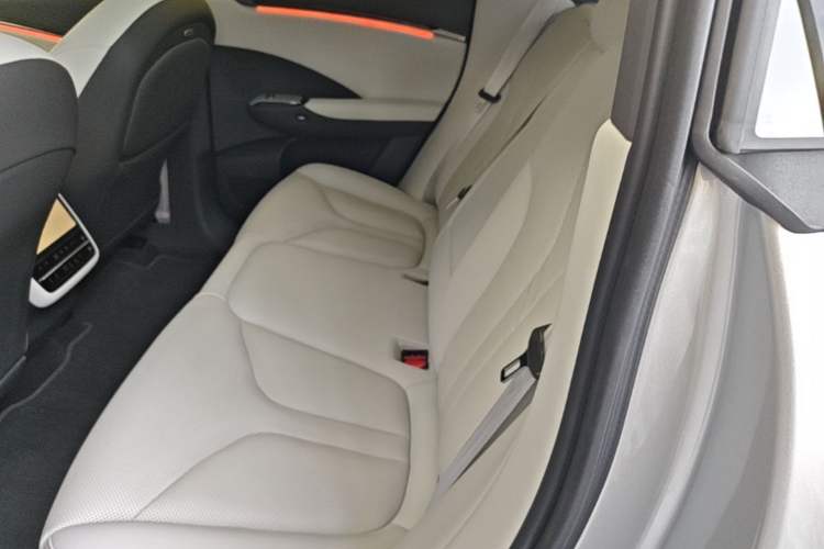 Used XPeng G7 2025 Model—702 Ultra Long Range Left Rear Seat