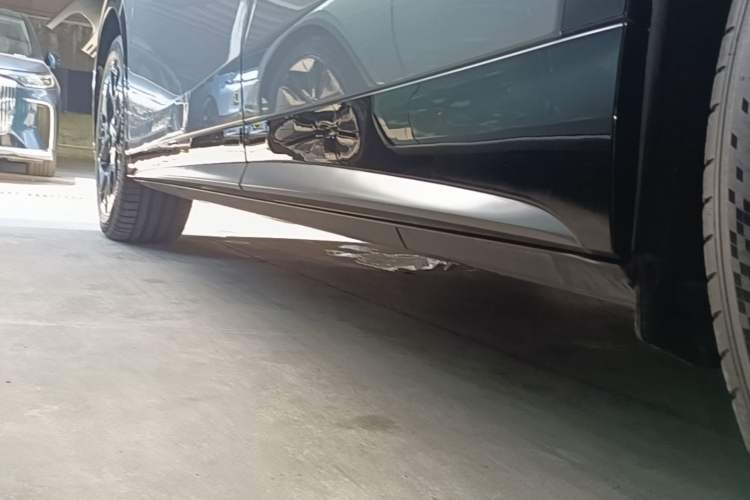 Used XPeng G7 2025 Model—702 Ultra Long Range Left Side Sill