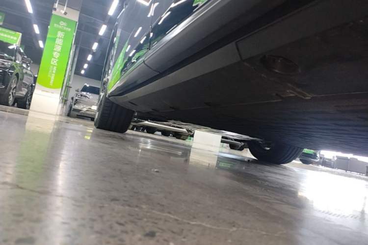 Used XPeng G7 2025 Model—702 Ultra Long Range Left Side Sill