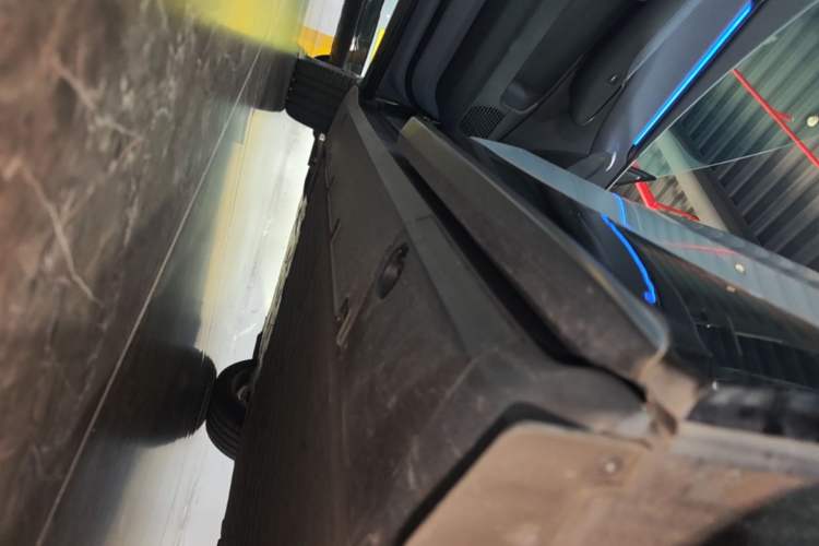 Used XPeng G7 2025 Model—702 Ultra Long Range Left Side Sill